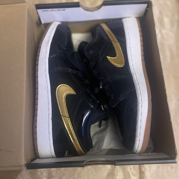 Big Kid Nike Gym Shoe - Picture 5 of 5